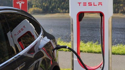 =Tesla, IF Metall, droit du travail suédois, grève, accord, automobile